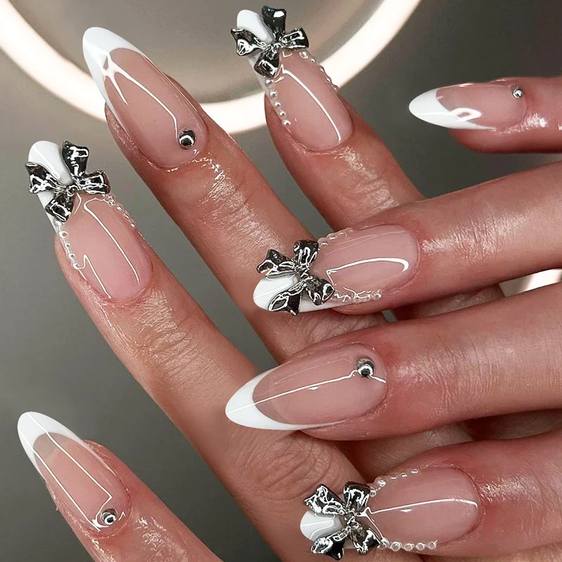 Elegante 3D veredelte Press-On Nagelset