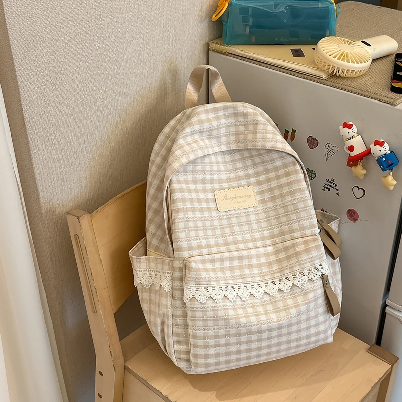 Charmanter bestickter Rucksack Karnz