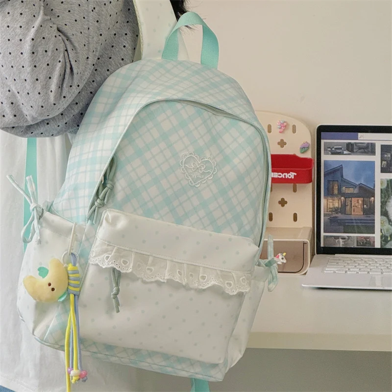 Charmanter Dekorativer Rucksack Karnz