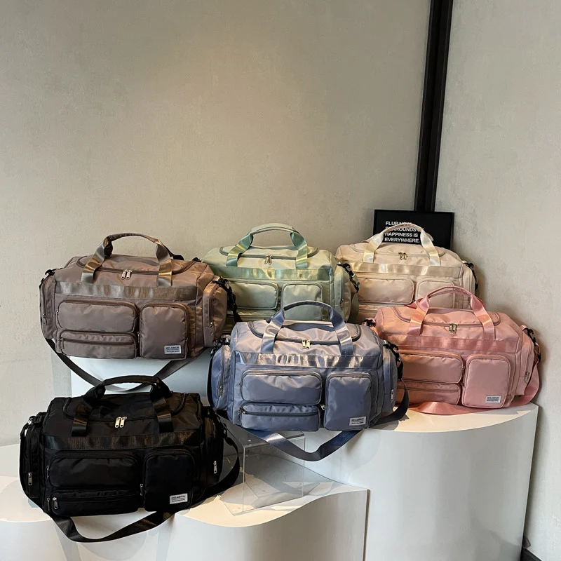 Multifunktionale Reisetasche mit schrägen Öffnungen Skanto