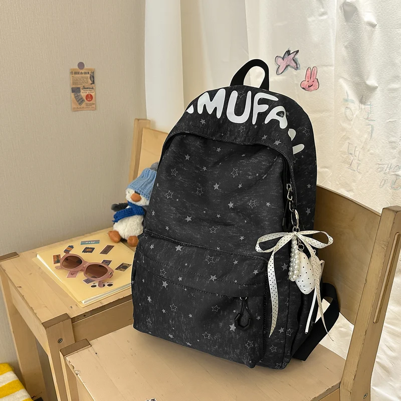 Lässiger mit Sternen verzierten Rucksack Karnz
