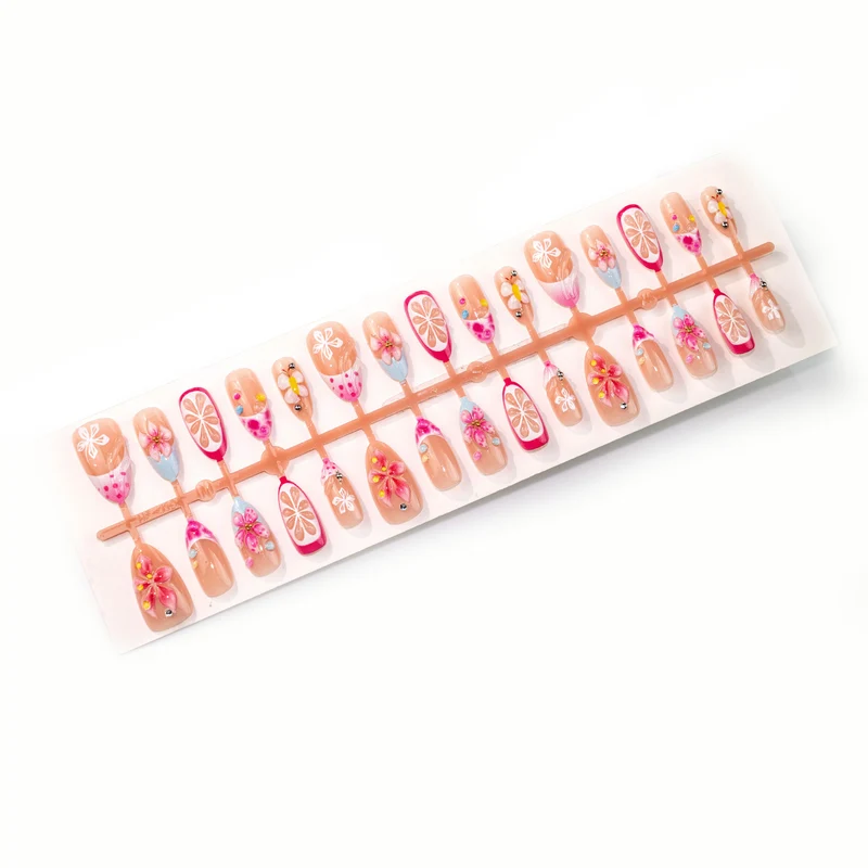 Dekoratives Floral-Nagelkunst-Set