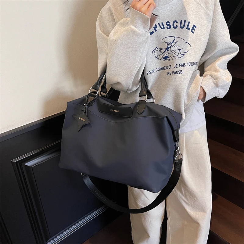 Elegante Reisetasche mit praktischen Fächern Skanto