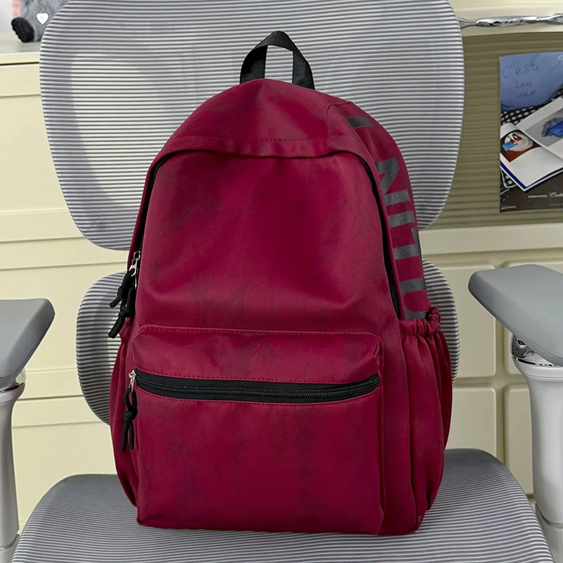 Lässiger Rucksack für Schule und Reisen Karnz