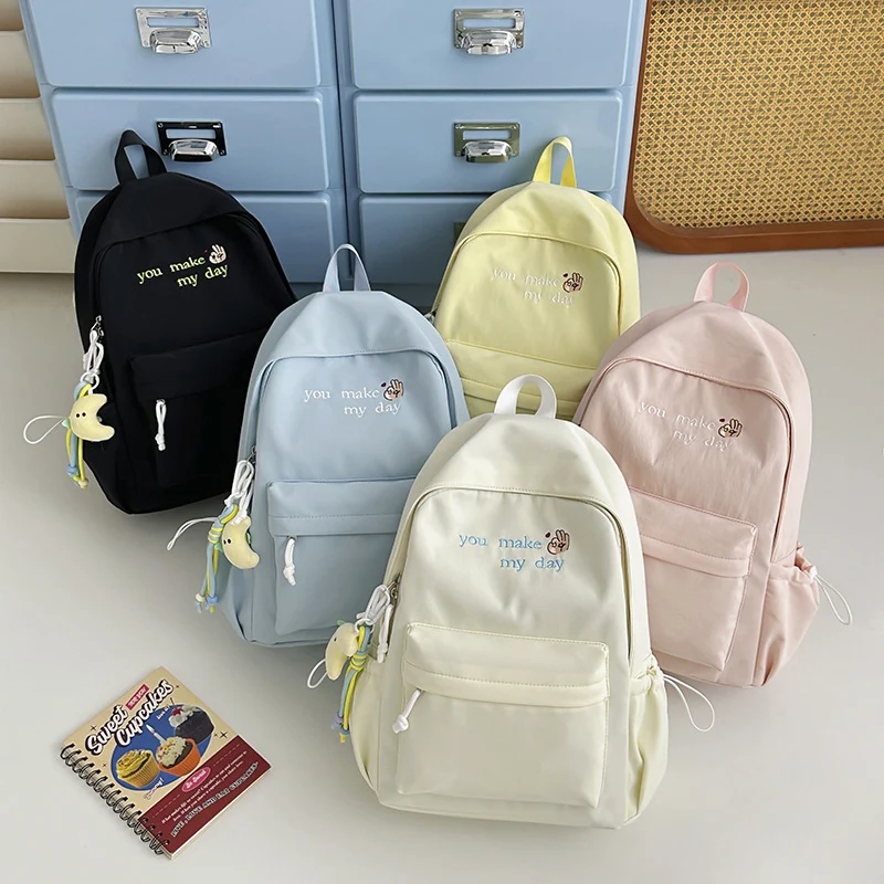 Lässiger bestickter Mini-Rucksack Karnz