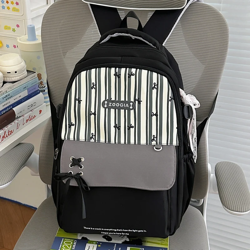 Verspielt bedruckter Rucksack Karnz