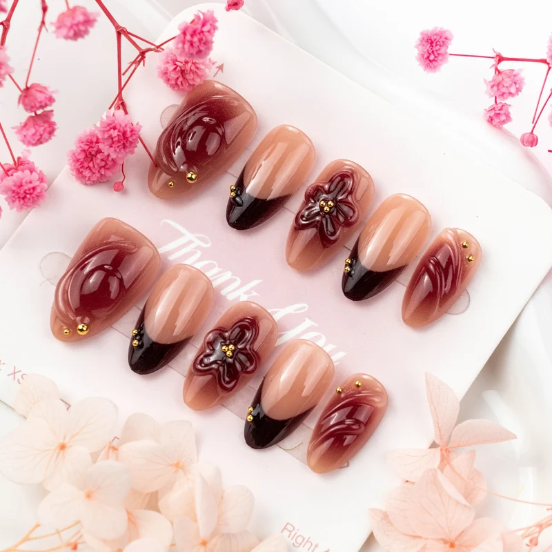 Dekoratives 3D-Florales Press-On-Nagelkunst-Set