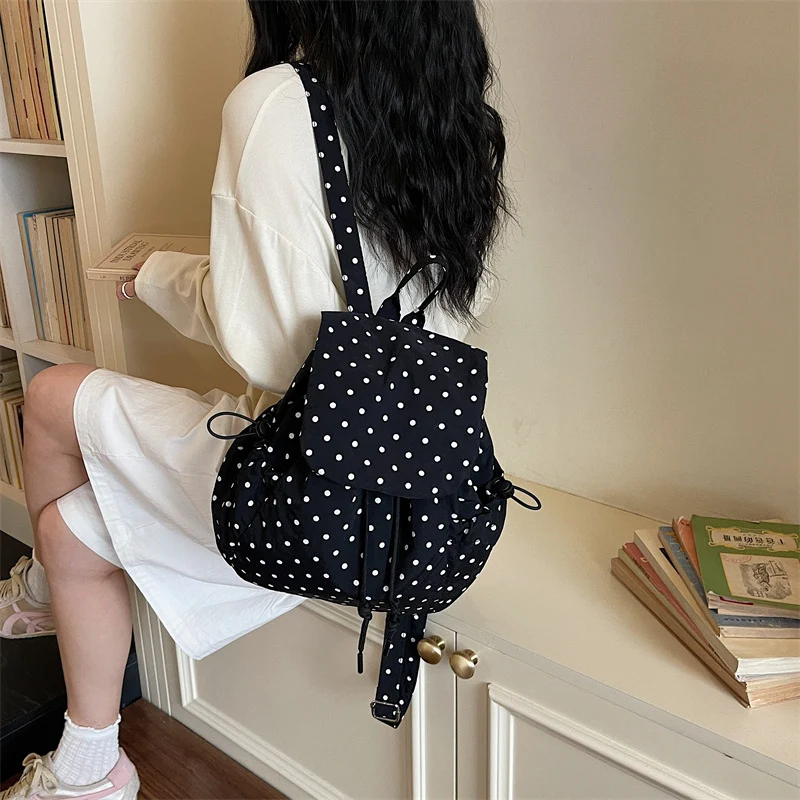 Lässiger Kordelzug-Punktemotiv-Rucksack Karnz