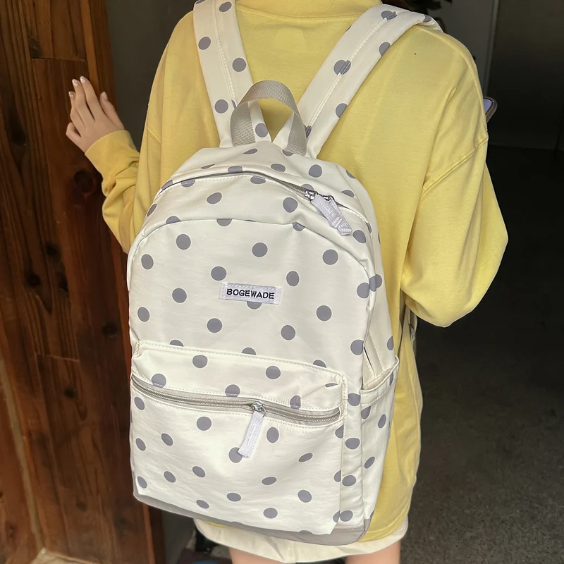 Lässiger punktbedruckter Rucksack Karnz