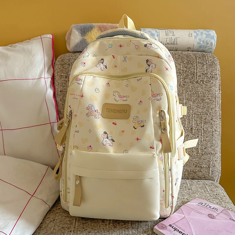 Spaßiger und skurriler Themen-Rucksack Karnz