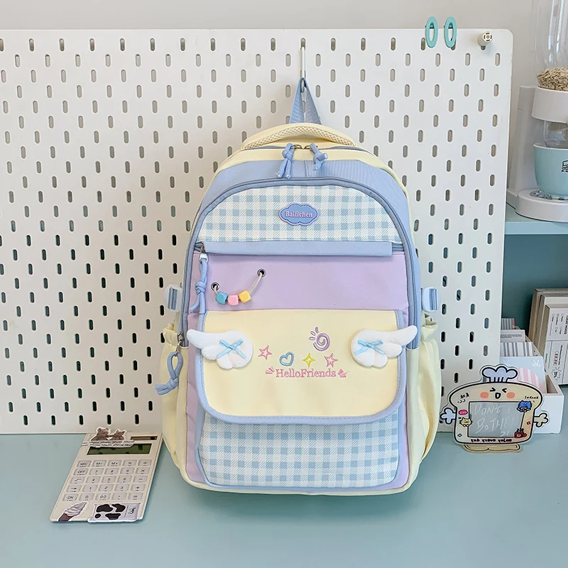 Spaßiger und verspielter Rucksack im Cartoon-Stil Karnz