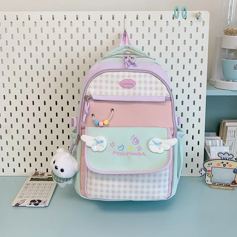 Spaßiger und verspielter Rucksack im Cartoon-Stil Karnz