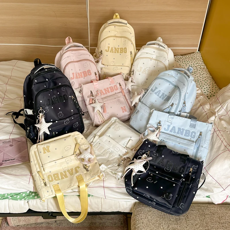 Legere Charakter-verzierte Rucksack Karnz