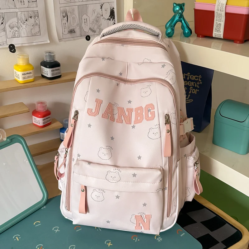Legere Charakter-verzierte Rucksack Karnz