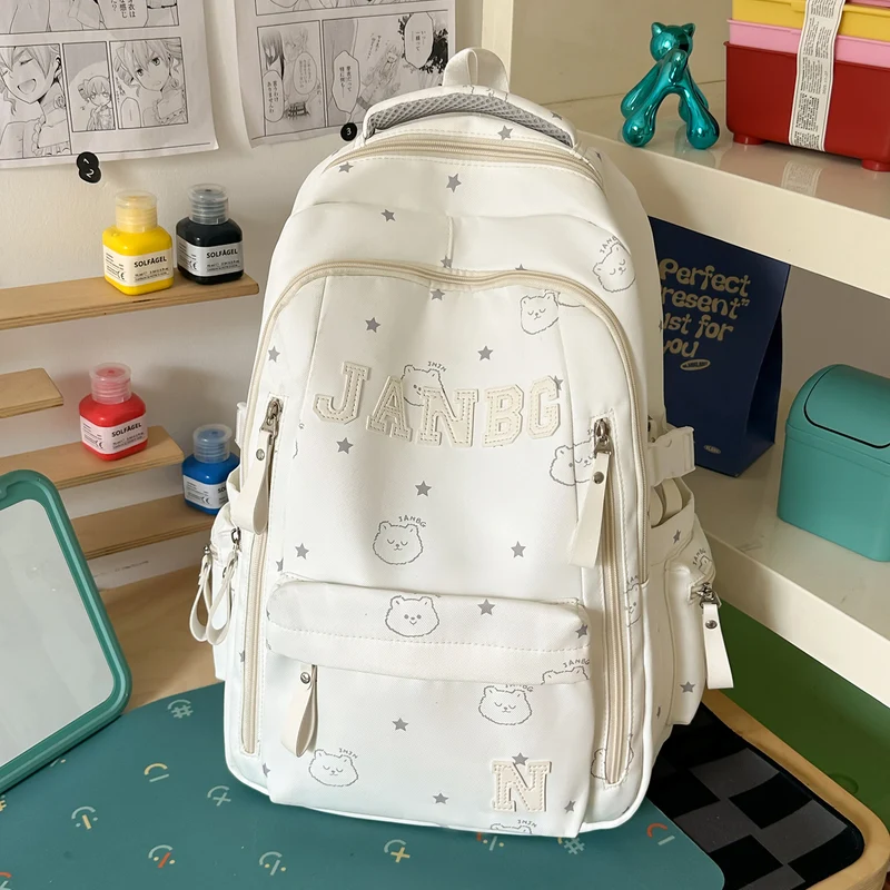 Legere Charakter-verzierte Rucksack Karnz
