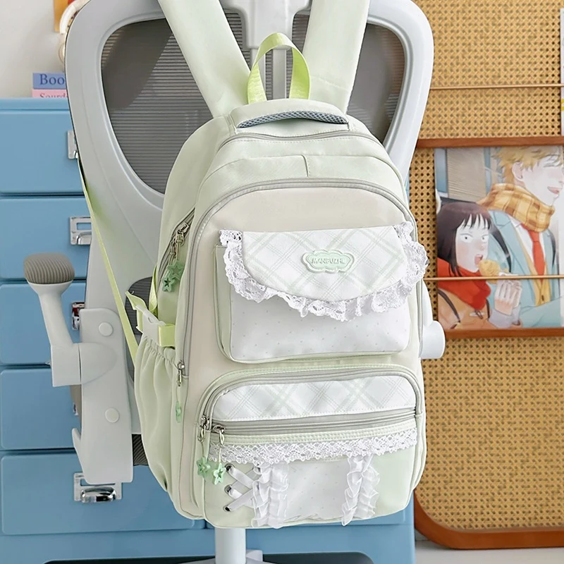 Verspielter Rucksack mit Mehrfachfach-Design Karnz