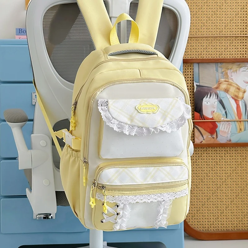 Verspielter Rucksack mit Mehrfachfach-Design Karnz