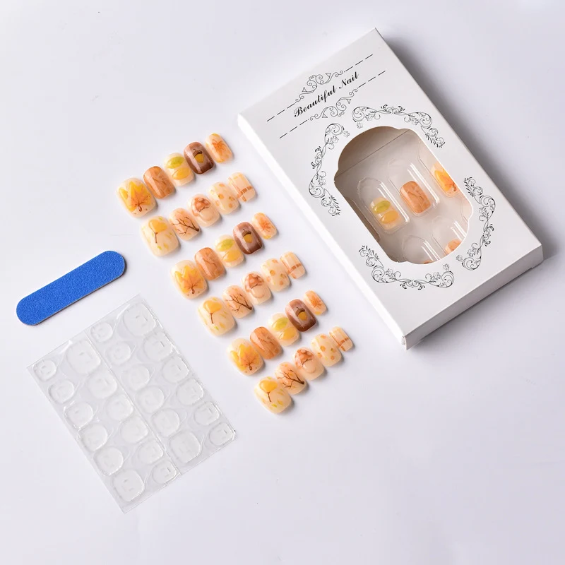 Künstlerisch herbstlich inspiriertes Press-On Nail Art Set