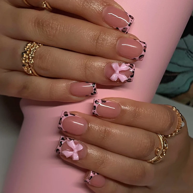 Künstlerisches Floral Muster Press-On Nagelset