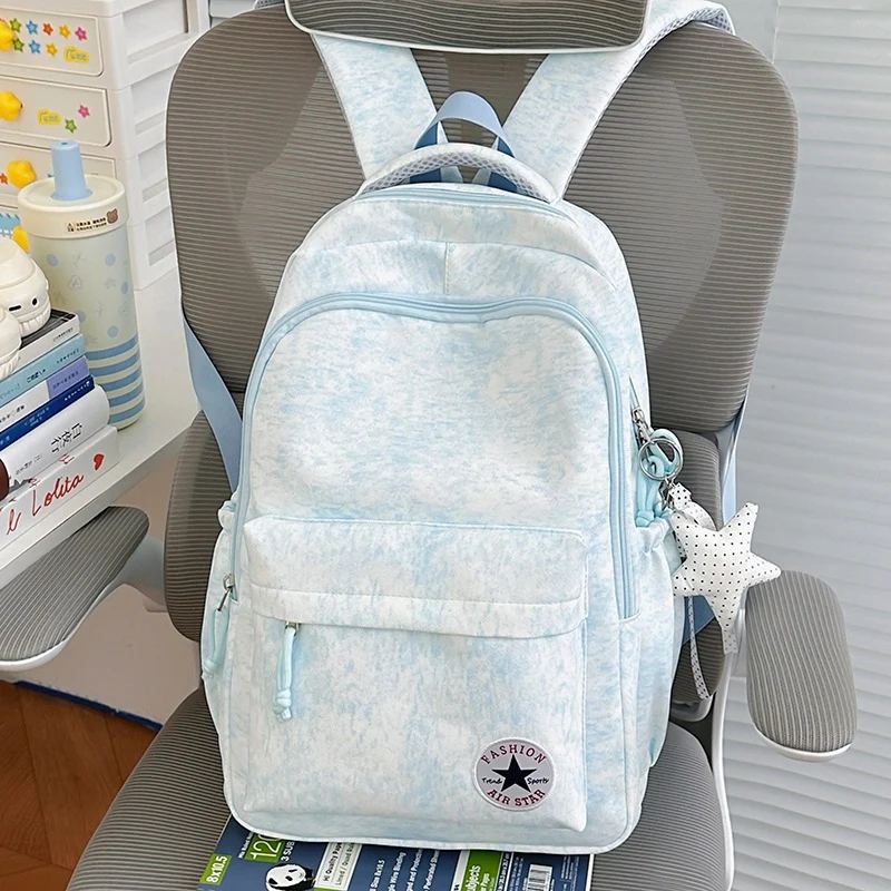 Leichtgewichtiger und trendiger Rucksack Karnz