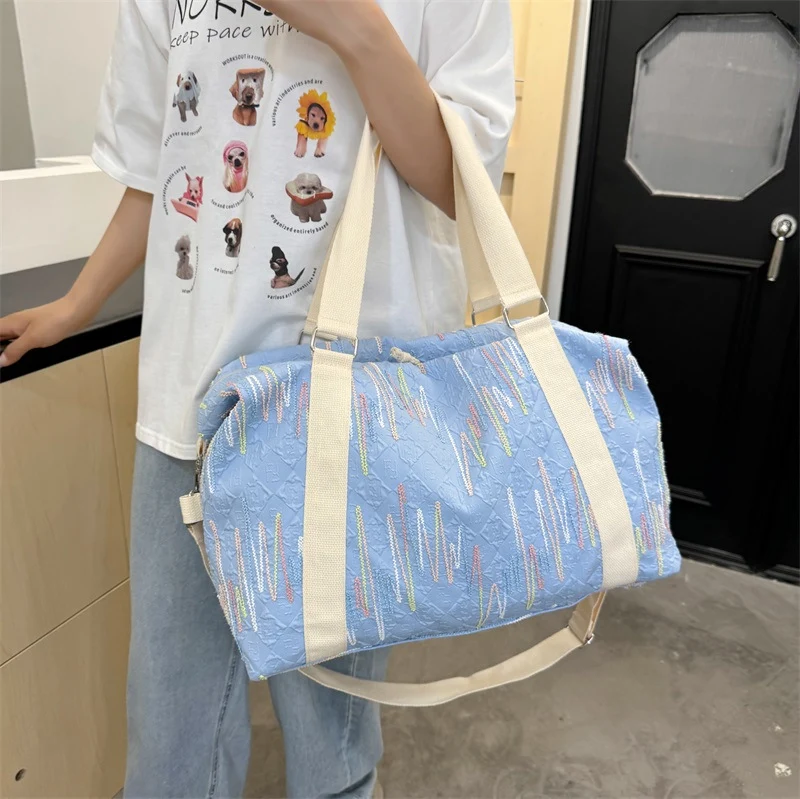 Multifunktionale Sport- und Reisetasche mit kreativer Textur Skanto