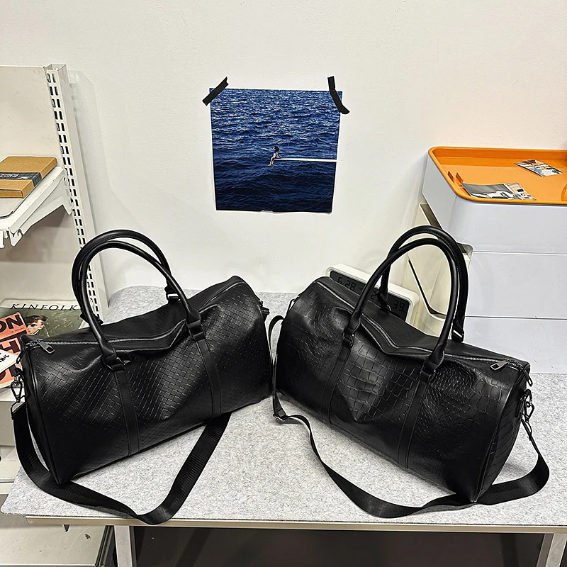 Sportliche Reisetasche aus strapazierfähigem Material und hochwertiger Verarbeitung Skanto