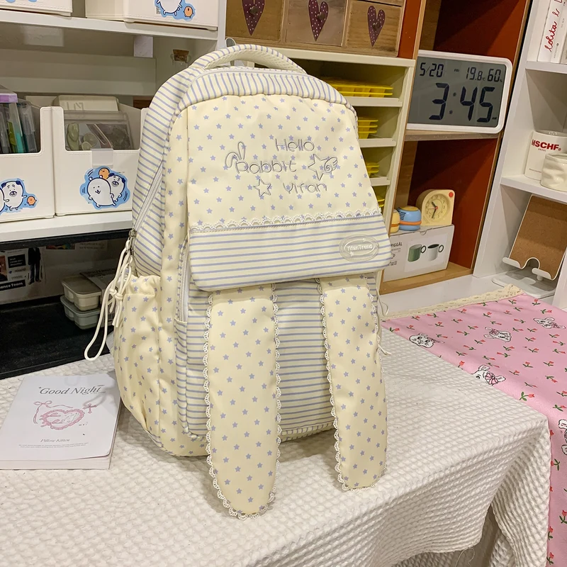 Süßer Rucksack im Hasenohren-Thema Karnz