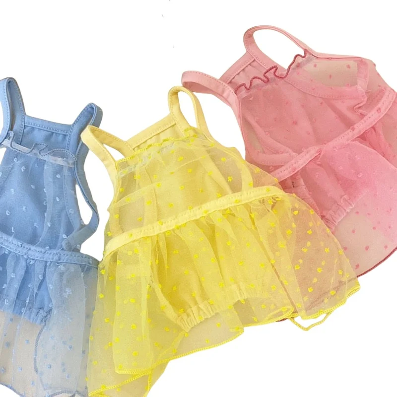 Durchsichtiges Organza-Punktemuster-Hundekleid mit Rüschensaum und Geschirröffnung