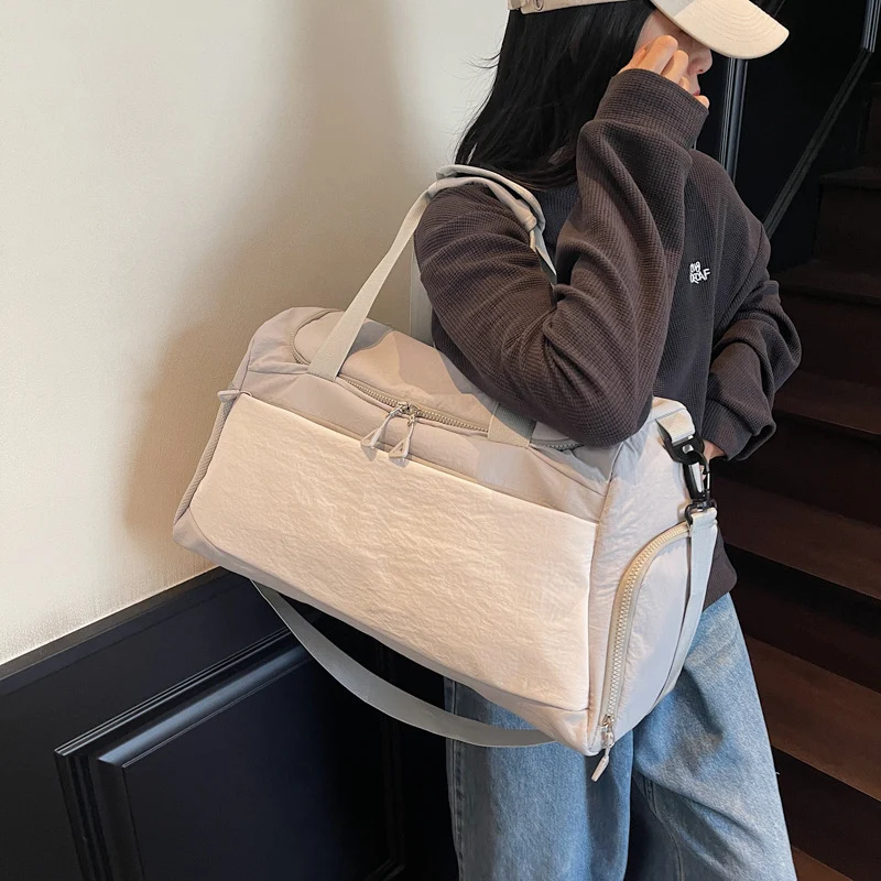Sportliche Reisetasche mit mehreren Fächern Skanto