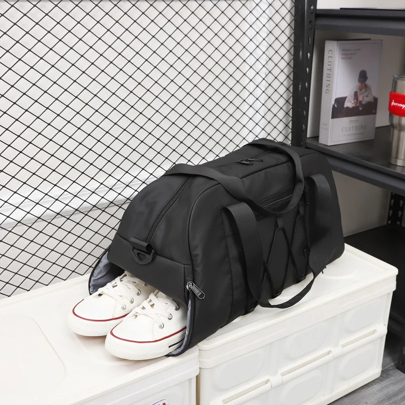 Sportliche Reisetasche mit innovativem Fächersystem Skanto
