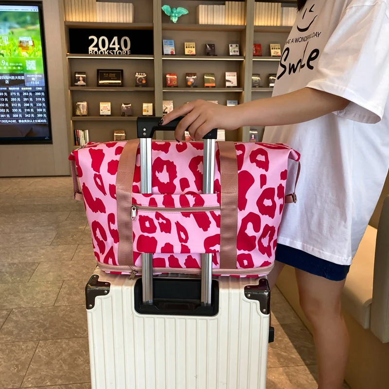 Sportliche Reisetasche mit innovativem Design und viel Stauraum Skanto
