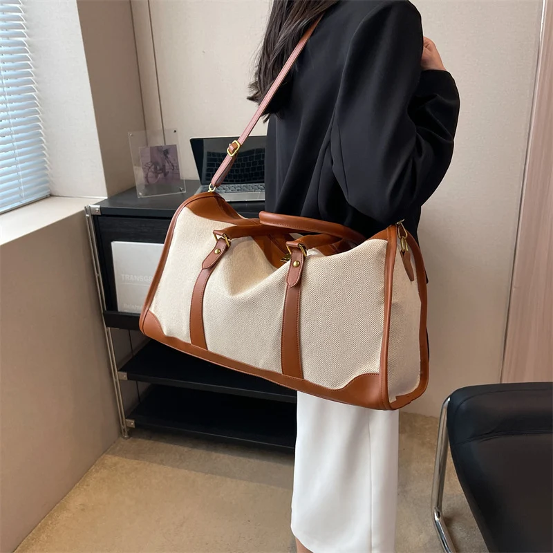 Sportliche Reisetasche mit abnehmbaren Schultergurten Skanto