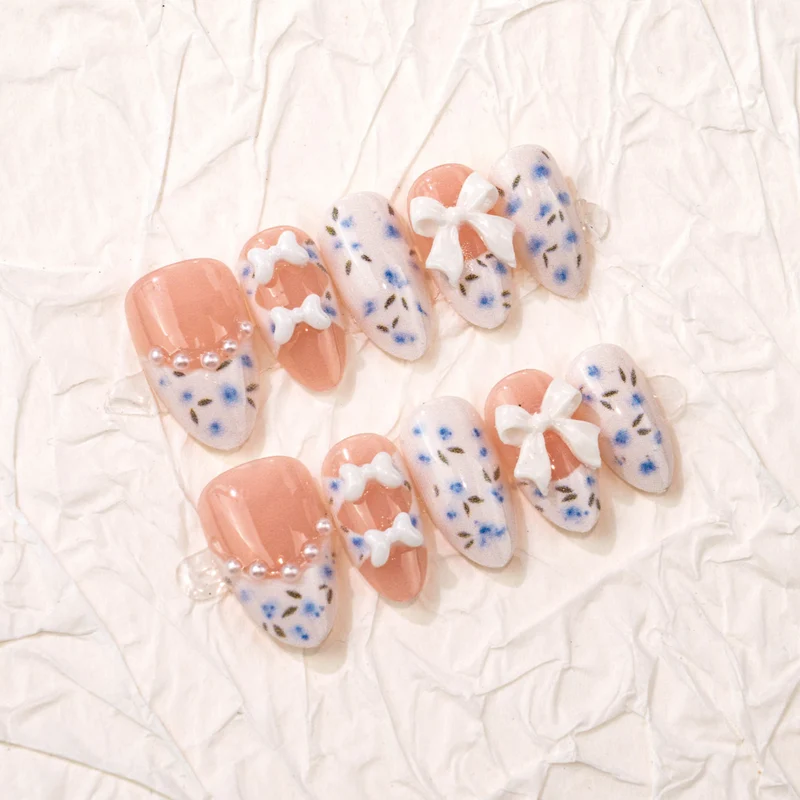 Künstlerisches Florales und Schleifen Press-On Nail Set