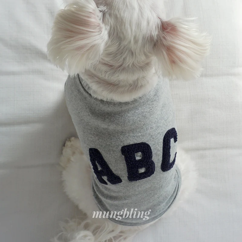 Kleiner Hund Weiches Baumwoll-T-Shirt mit Chenille Buchstaben Applikation
