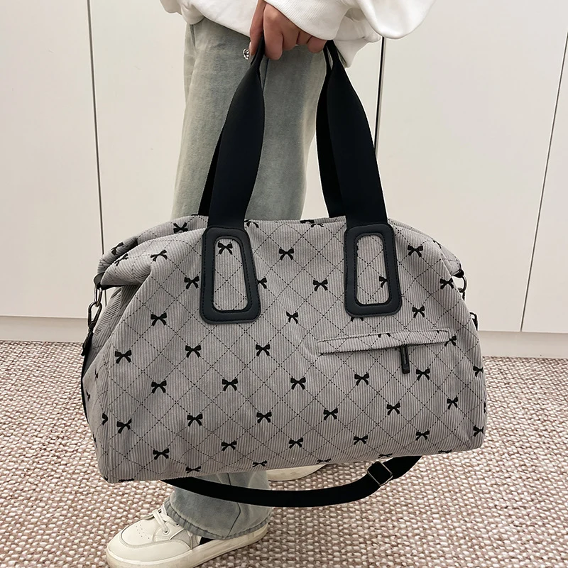 Stofftasche mit fruchtigem Design und multifunktionalen Fächern Skanto