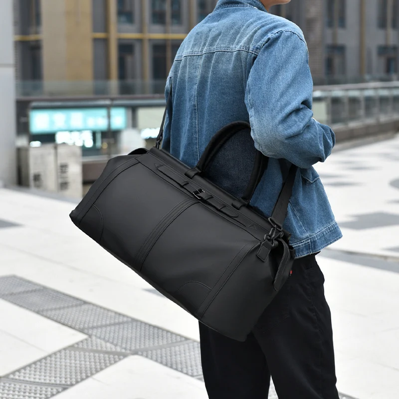 Robuste Sport- und Reisetasche mit praktischen Fächern Skanto