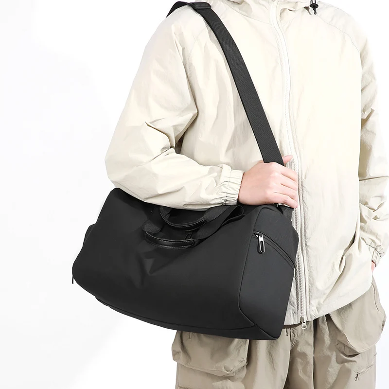 Multifunktionale Sport- und Reisetasche mit abnehmbaren Schultergurten Skanto