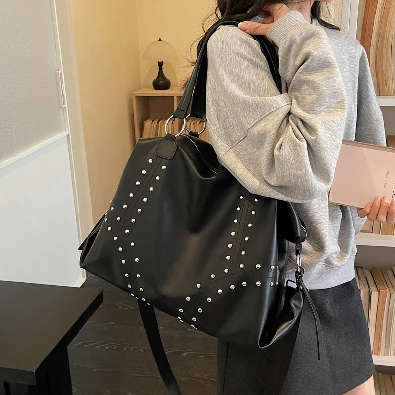 Elegante und geräumige Handtasche Skanto