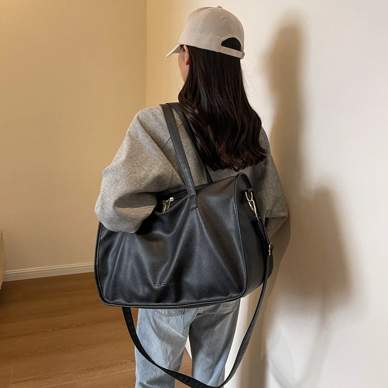 Elegante Handtasche aus hochwertigem Kunstleder Skanto