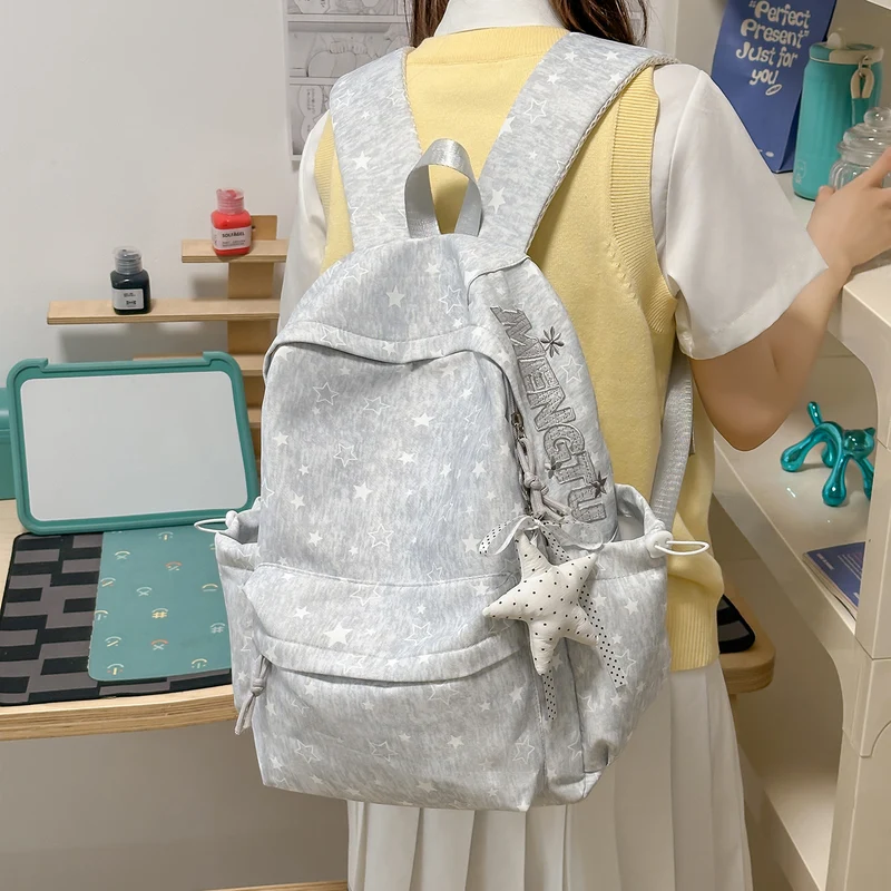 Stylische sternenverzierte Rucksack Karnz