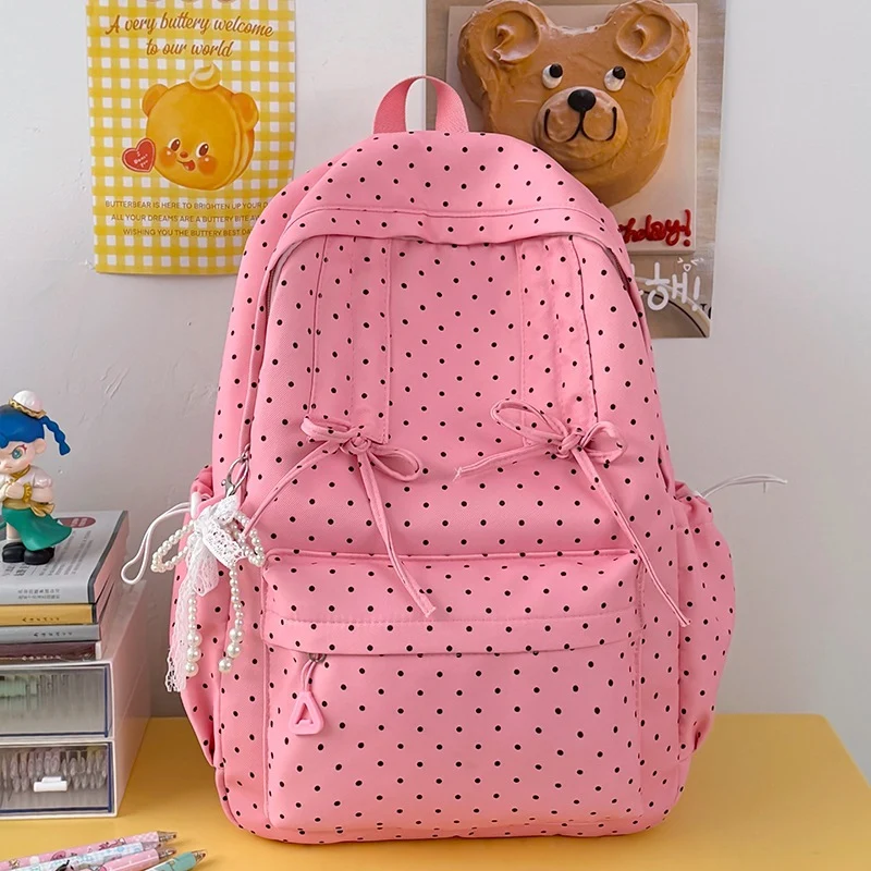 Stylische gepunktete Schultasche Karnz