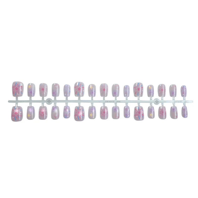 Künstlerisches Press-On-Nagelset mit himmlischen Designs