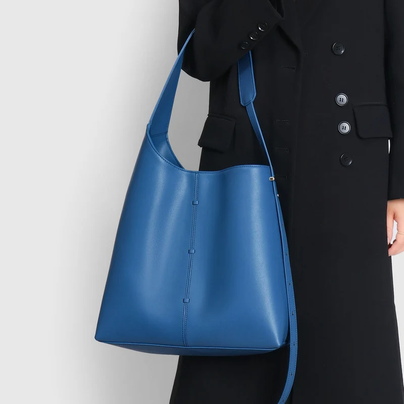Elegante gebogene Bucket-Hobo-Tasche mit verstellbarem Seitengurt
