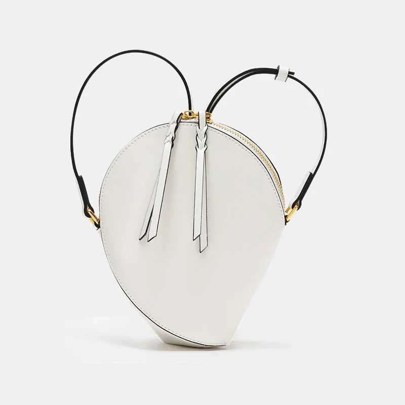Skulpturales Tropfen-Crossbody-Bag mit verstellbarem Riemen & Quastenreißverschluss