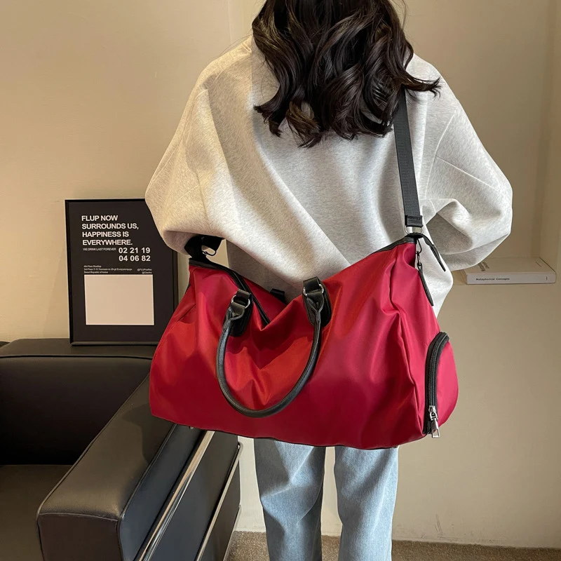 Elegant gefertigte Reisetasche mit multifunktionalen Innentaschen Skanto