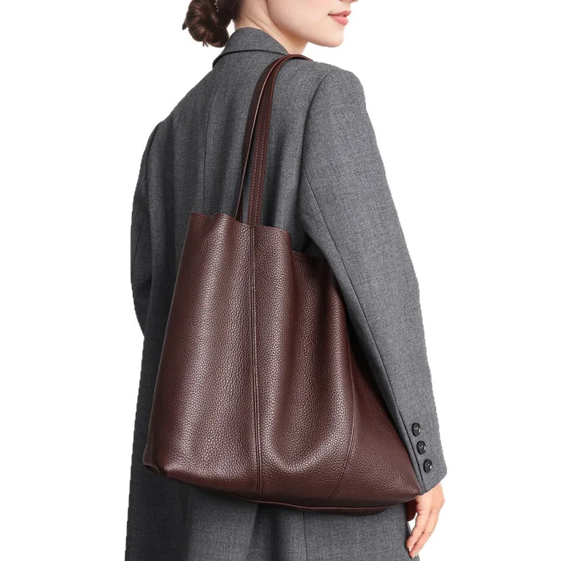 Oversized gepunktete Leder-Slouch-Tasche mit langen Schulterriemen