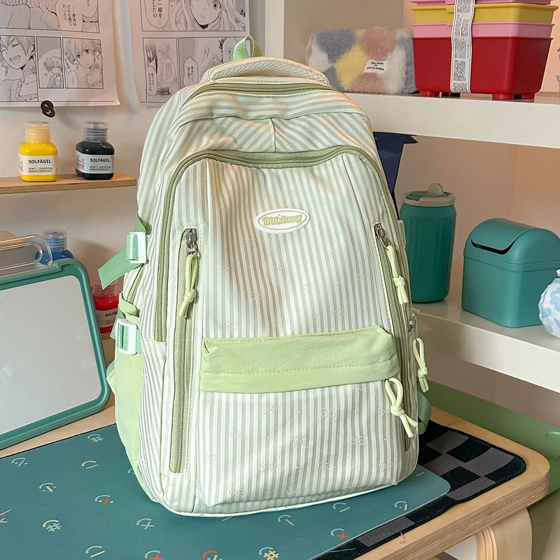 Stylische gestreifte Rucksack Karnz