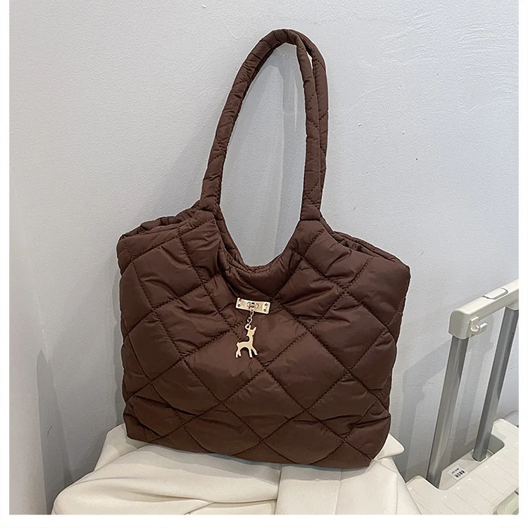 Stylische gesteppte Tragetasche Skanto