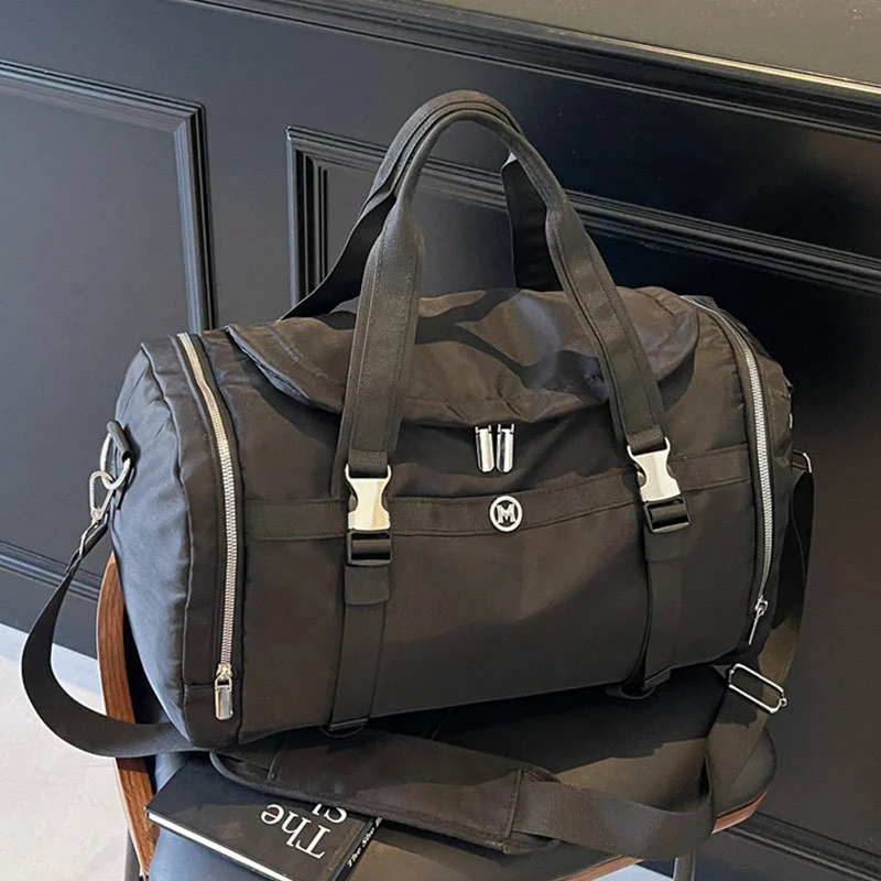 Sportliche Tasche mit mehreren Fächern und robustem Design Skanto