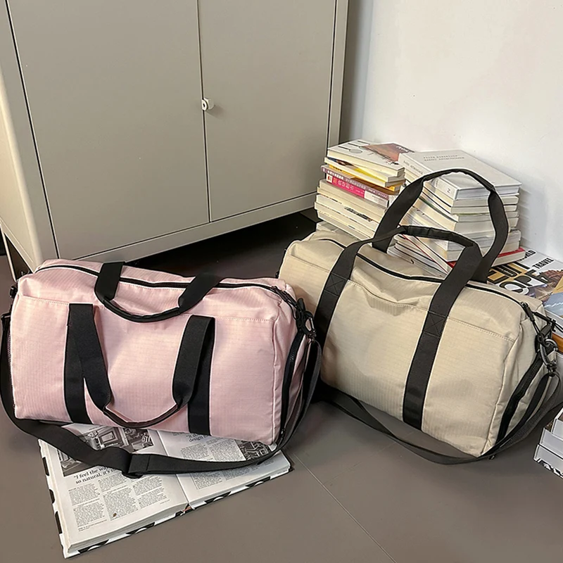 Sportliche Reisetasche mit verstärktem Tragesystem und sicherem Innenfach Skanto